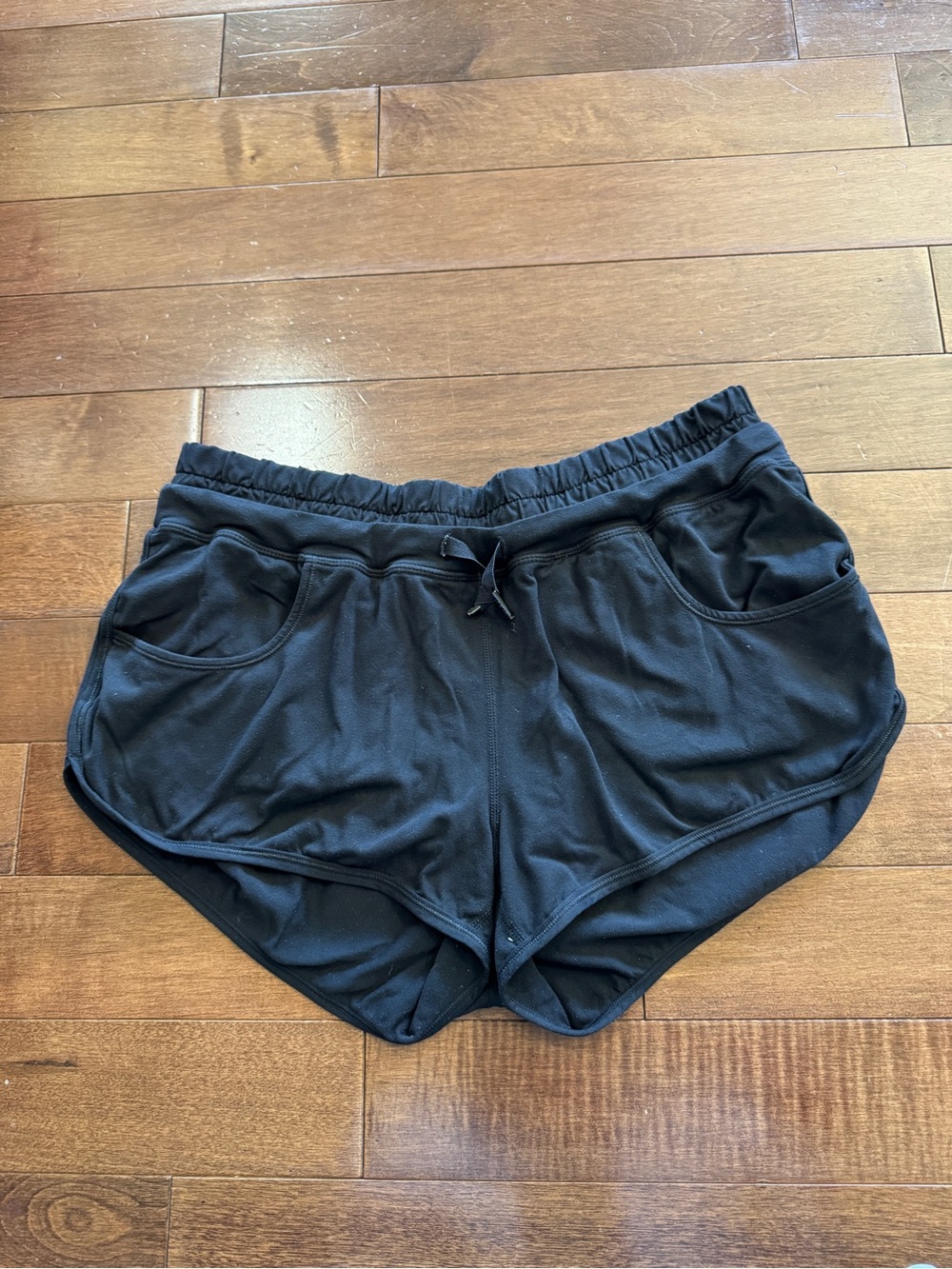Lululemon Women's Black Shorts Size 8